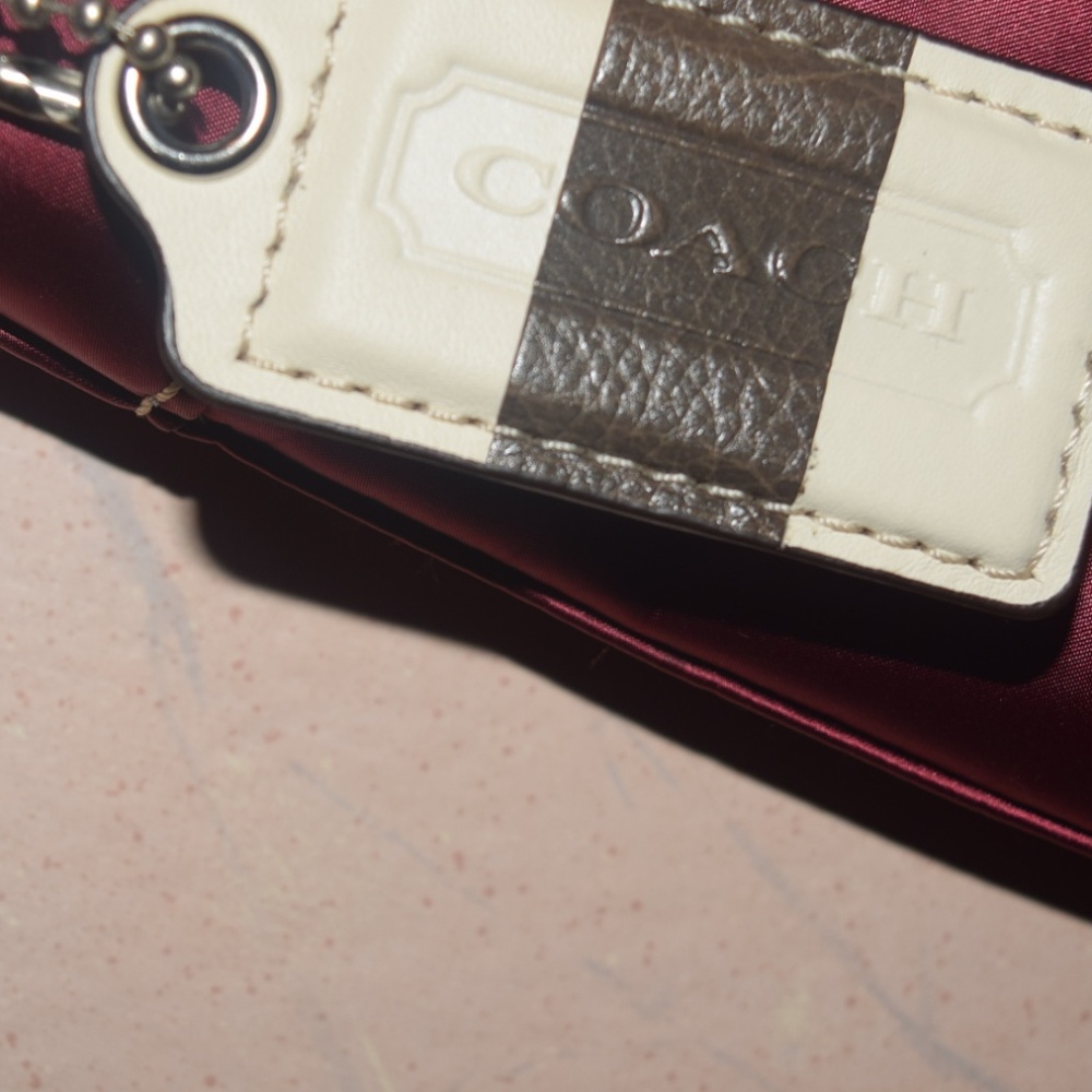 Handbag - Picture 2 of 2